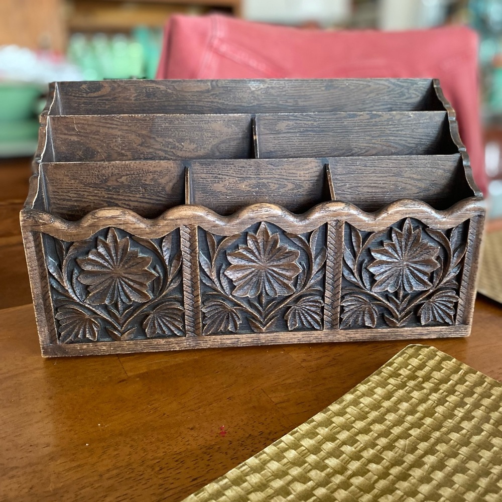 Vintage Faux Wooden Caddy Mail holder